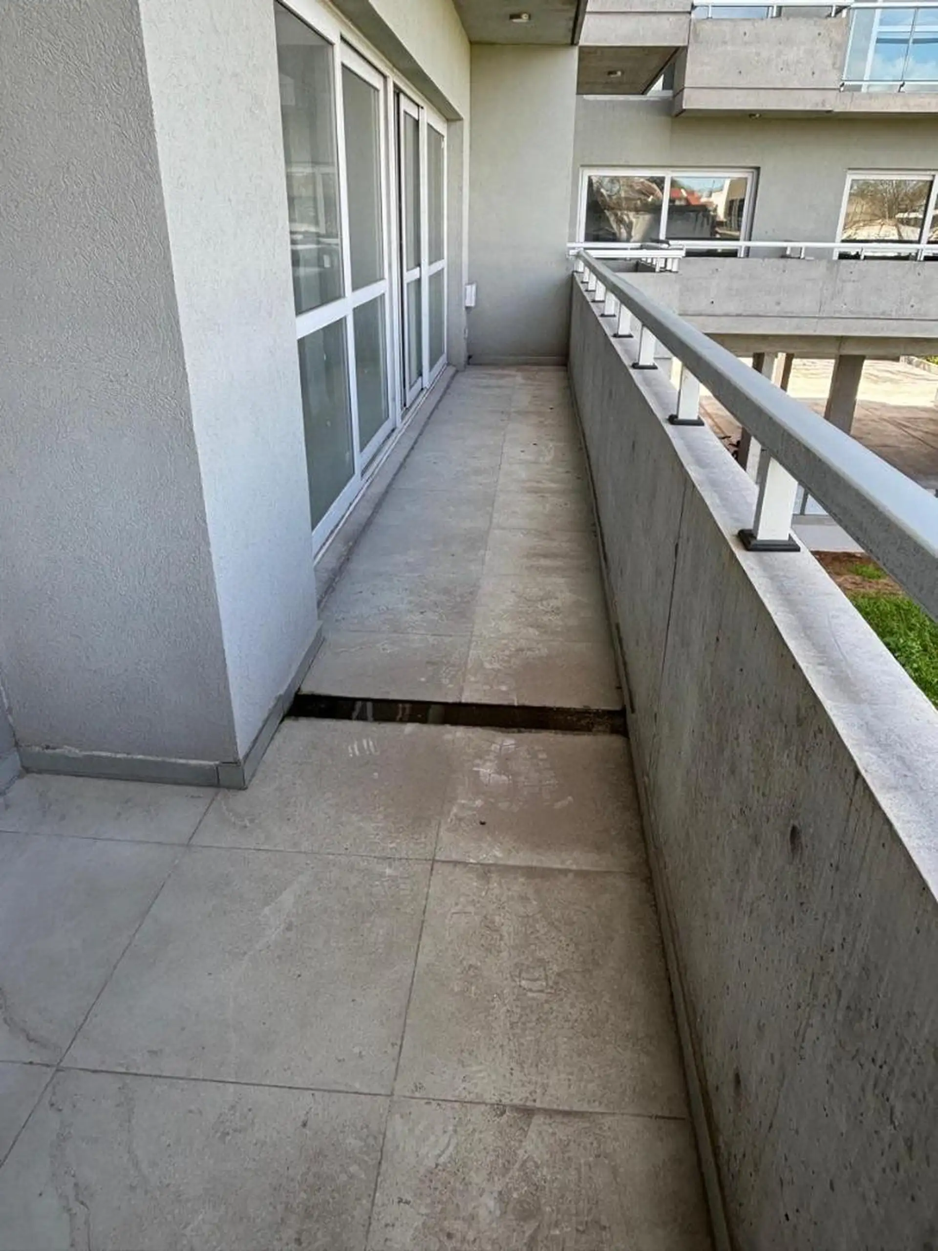 Monoambiente con balcón en Vicente López