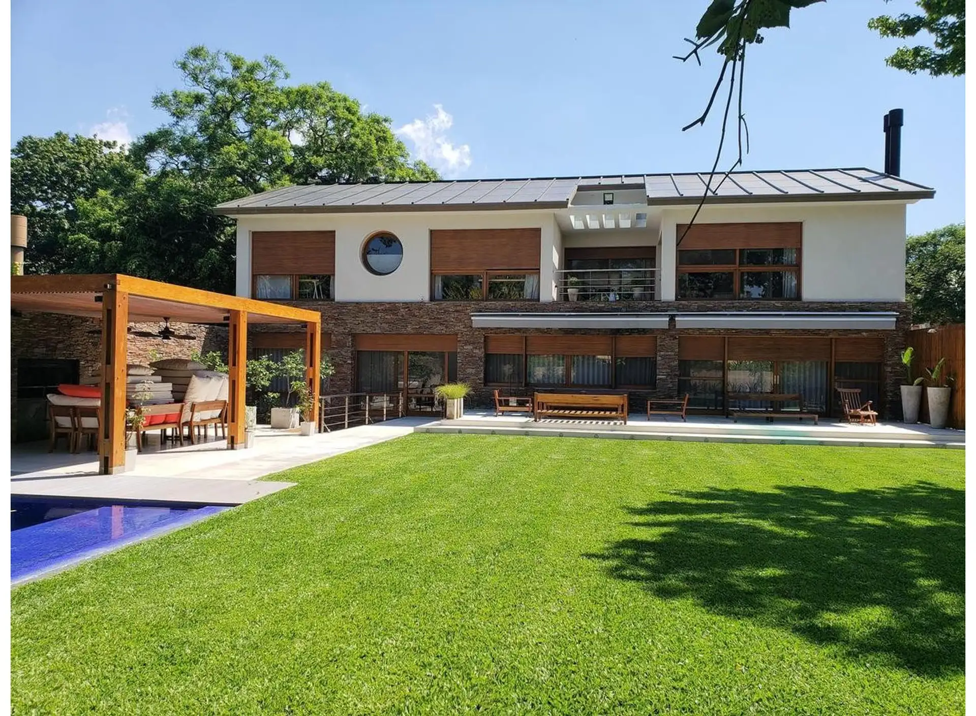 Four-bedroom house in Martínez