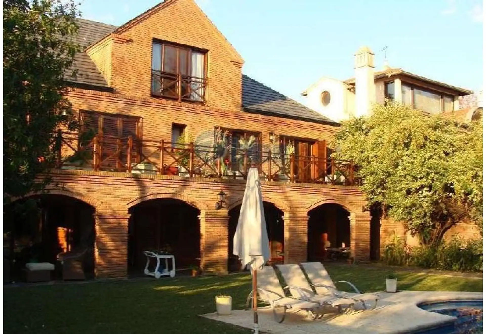 Five-bedroom house in Martínez near Libertador/Rio