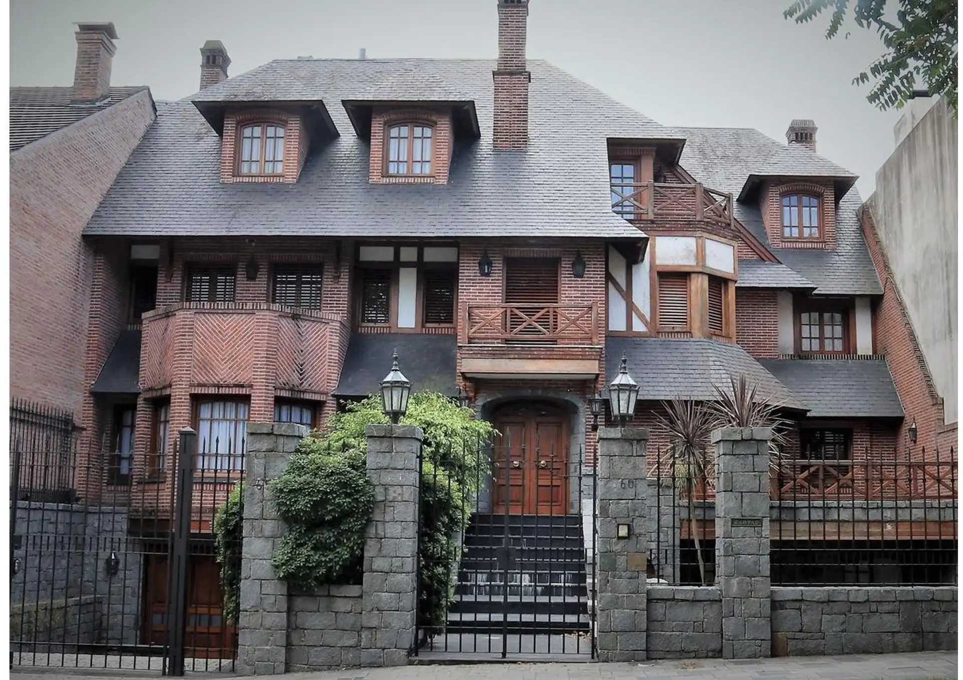 Casa de 5 dormitorios en La Lucila