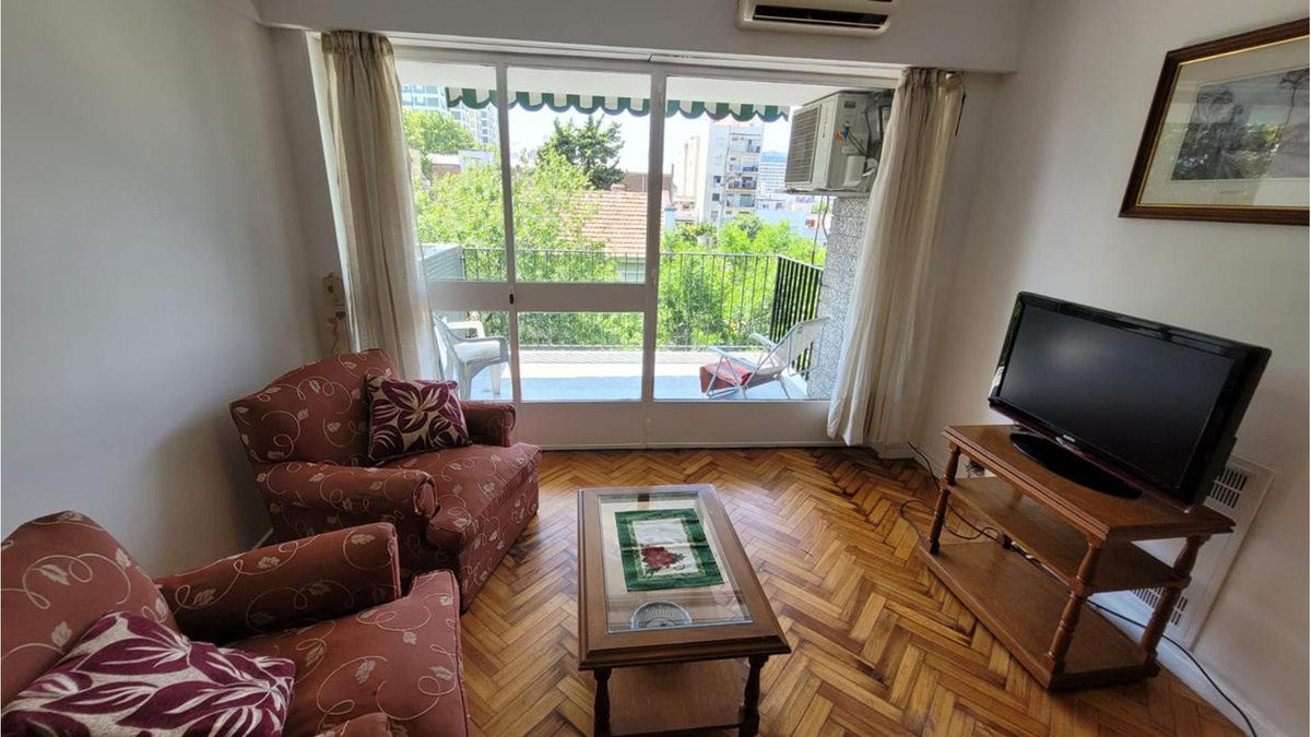 С мебелью и балконом в Colegiales