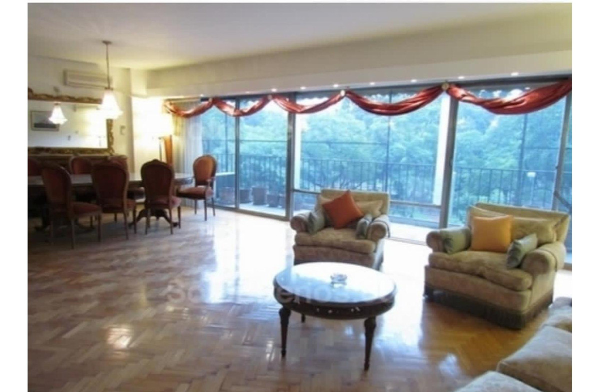 Аренда квартиры с 4 спальнями в Palermo