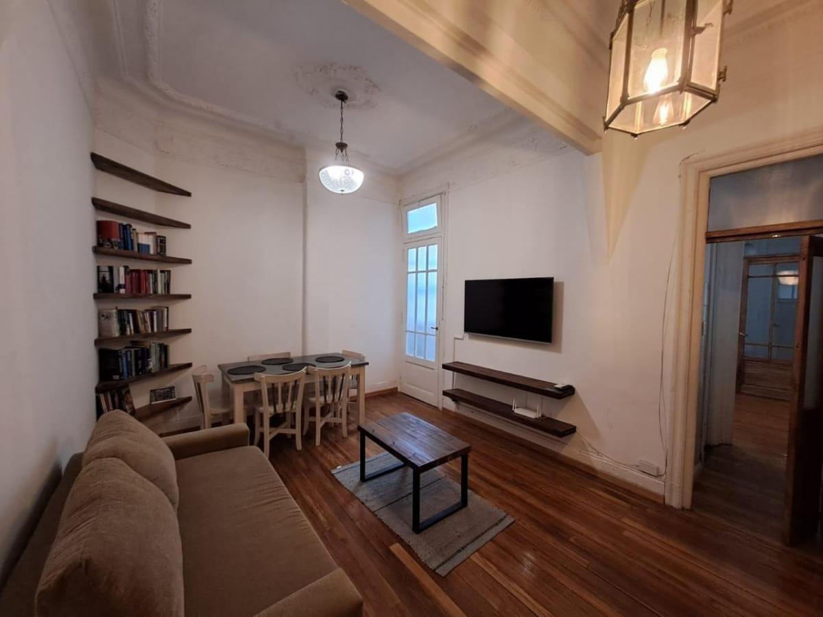 Two-bedroom apartment in Monserrat