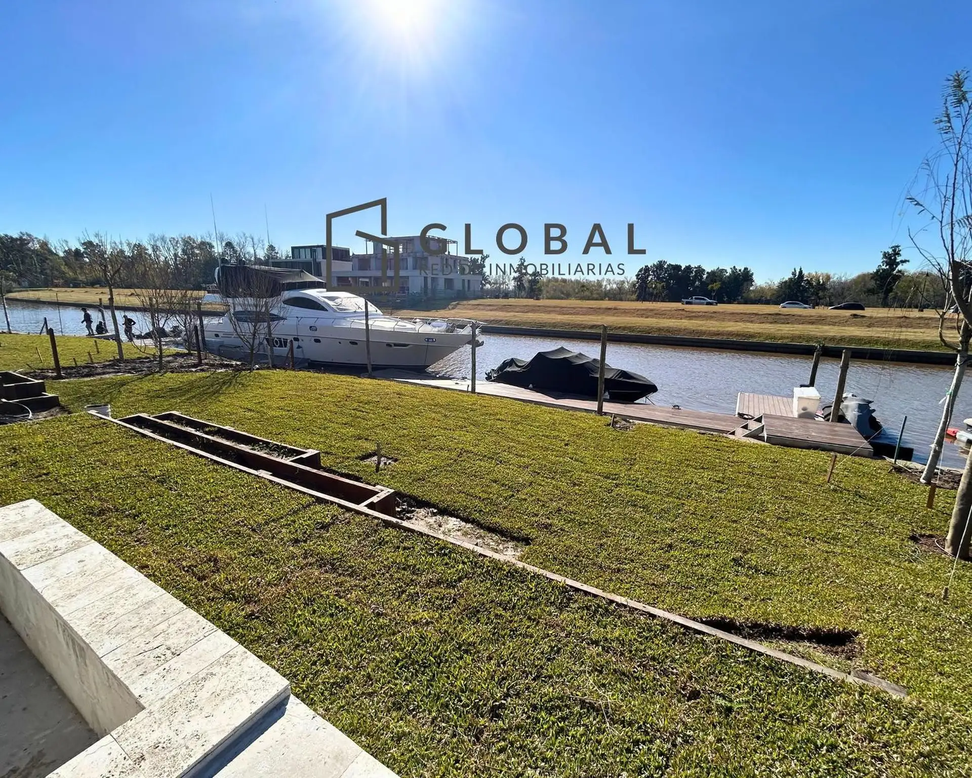 House with dock slip in Nordelta, Tigre