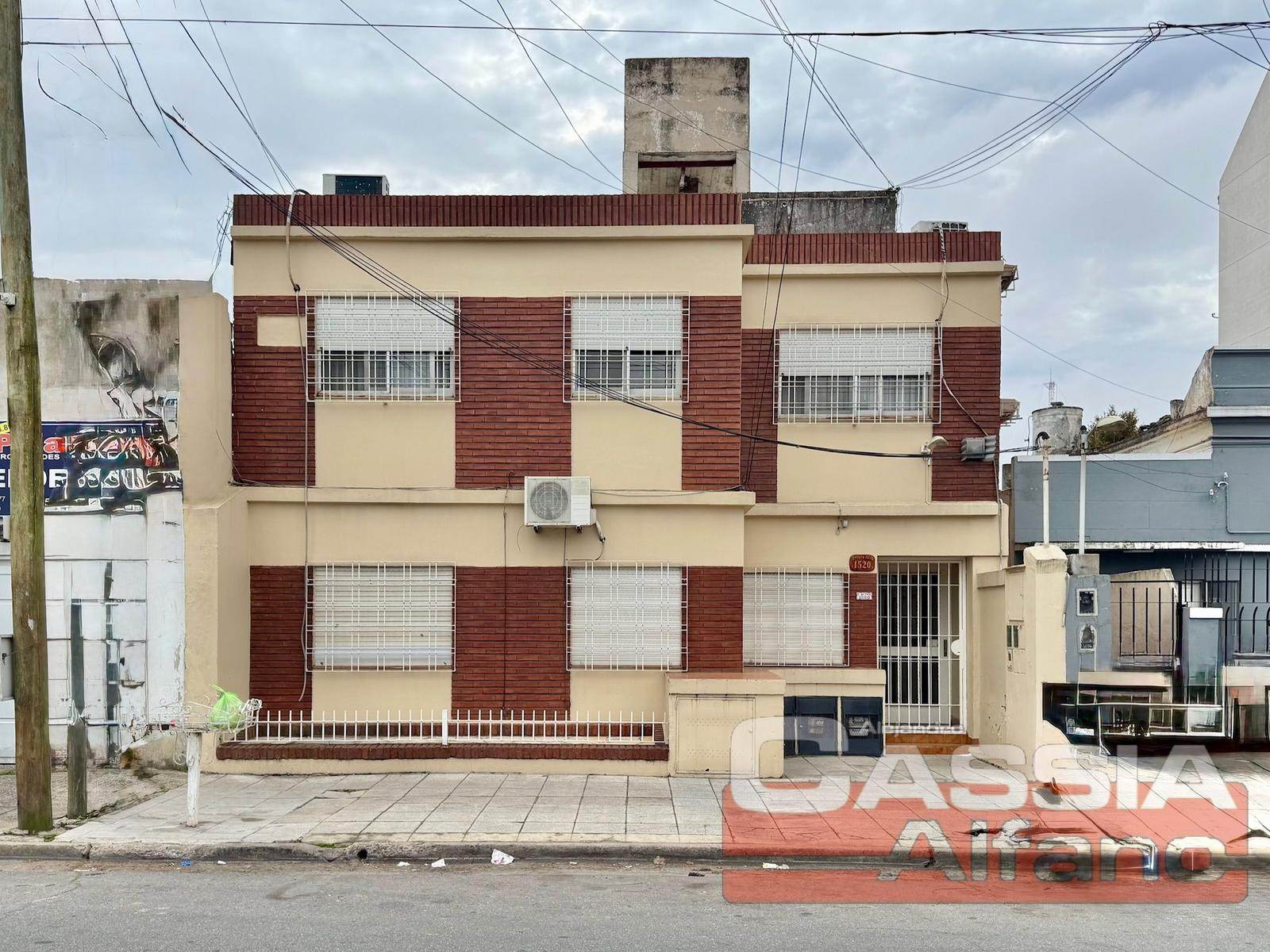 Apartamento de 2 dormitórios no primeiro andar em Lanús