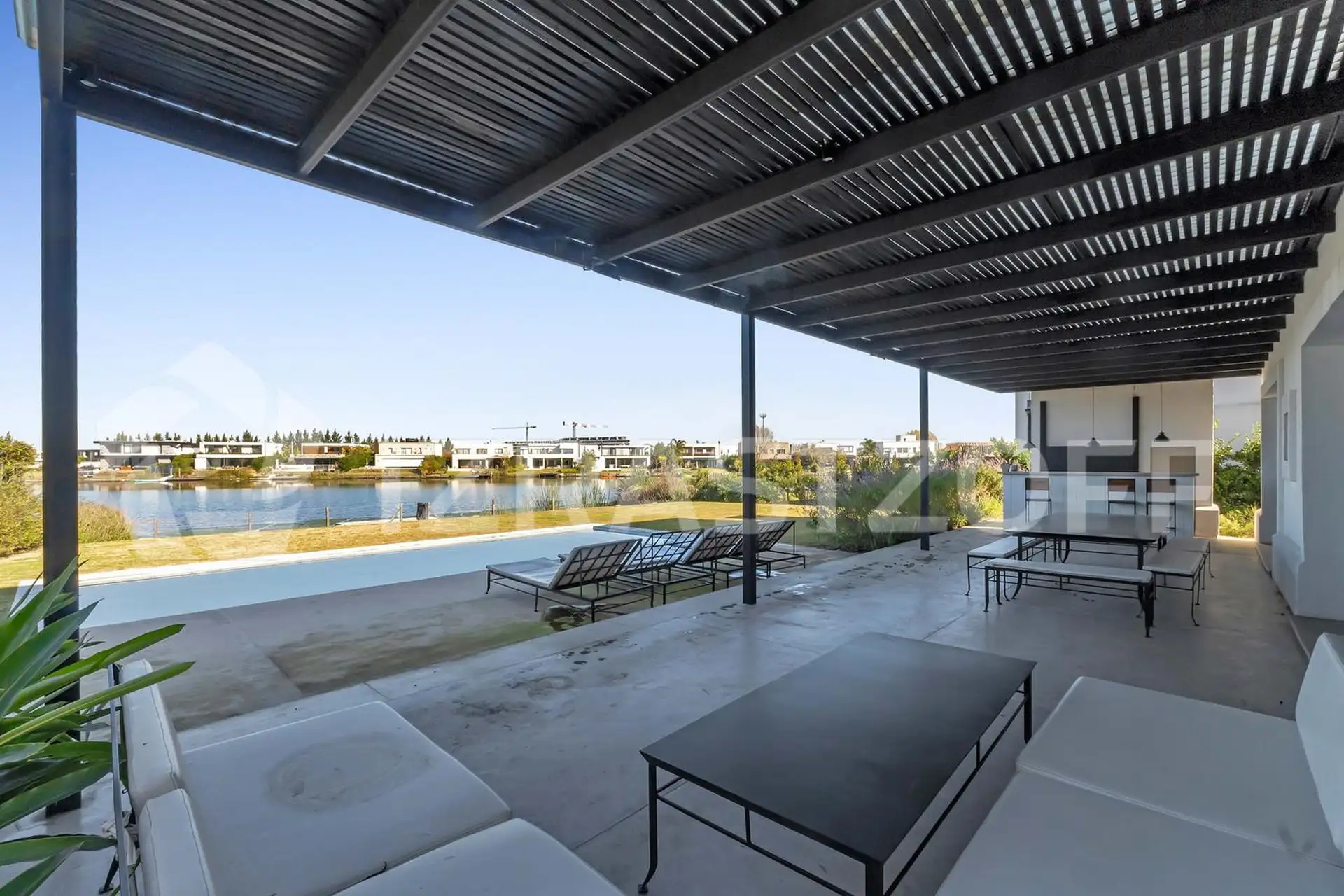Five-bedroom house in Tigre