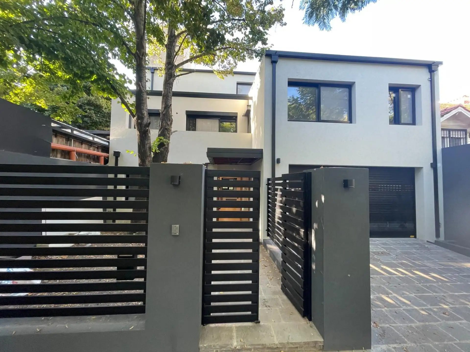 Brand new five-bedroom house in Martínez