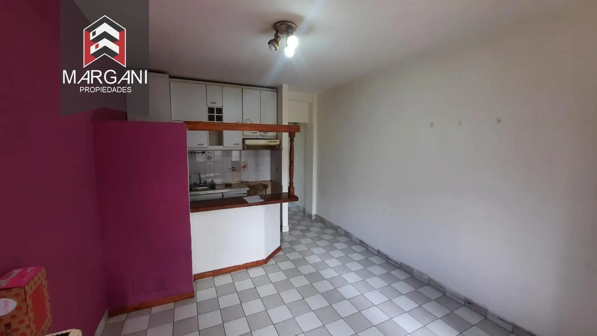 Departamento de 2 ambientes en 1° piso por escalera en Villa Luzuriaga