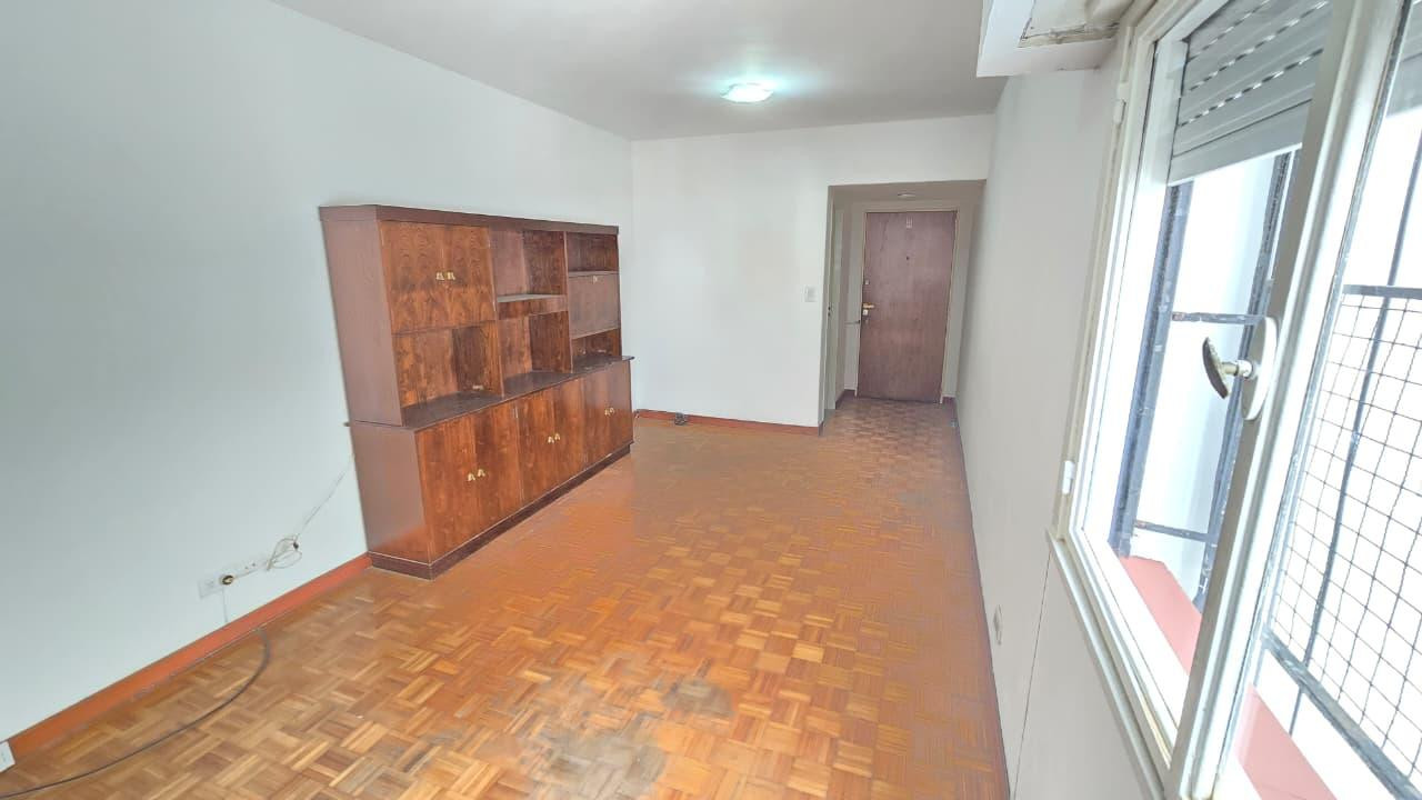 Departamento de 3 ambientes con balcón en Almagro