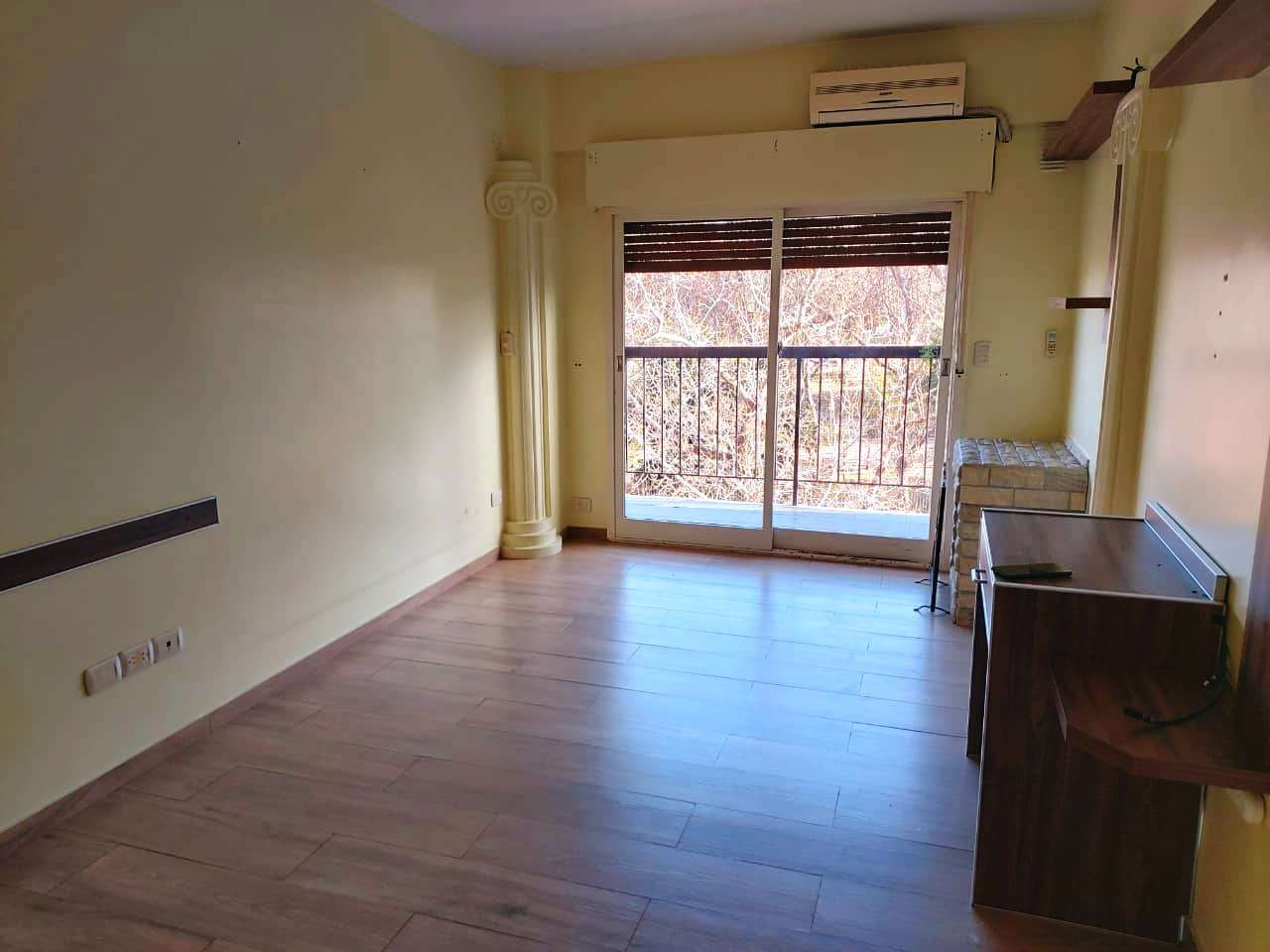 Квартира с 1 спальней спереди с балконом в Parque Chacabuco