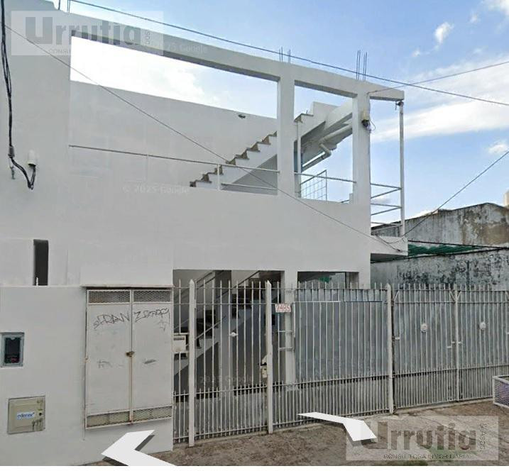 Kitnet de um ambiente no 1º andar em Morón