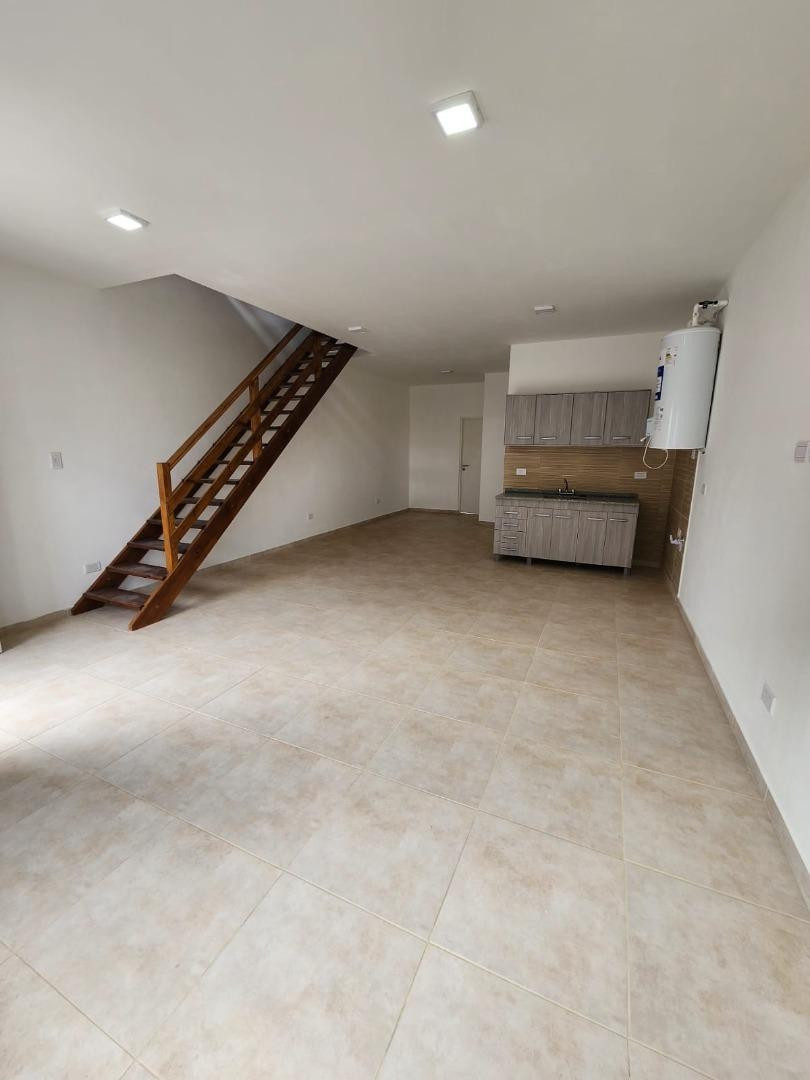 Departamento en duplex a estrenar de 2 dormitorios en Wilde