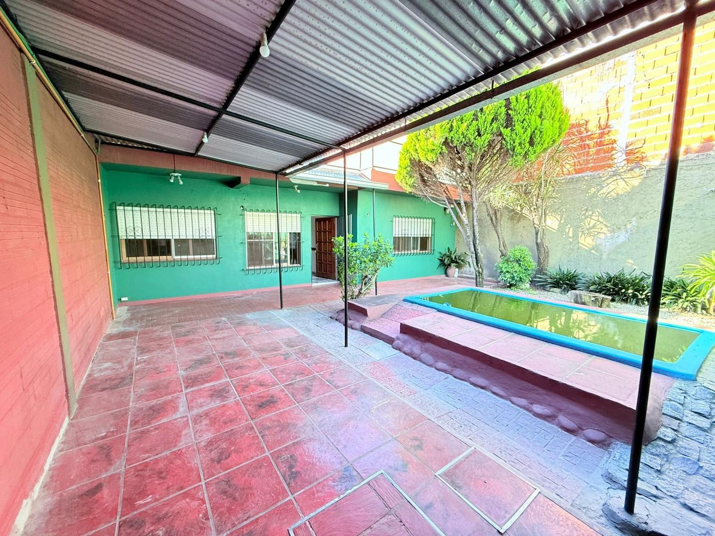 Casa de 4 dormitorios en Ituzaingó Sur