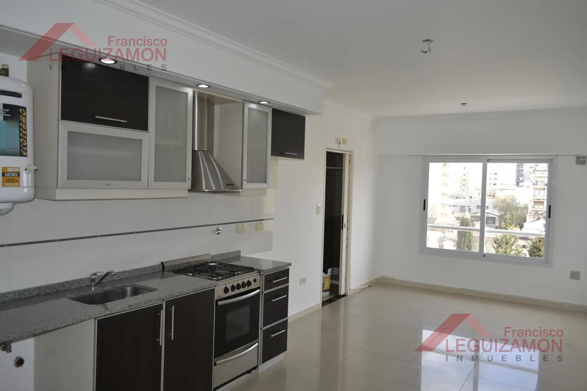 Kitnet de 1 quarto em Mataderos, para aluguel, 5º andar