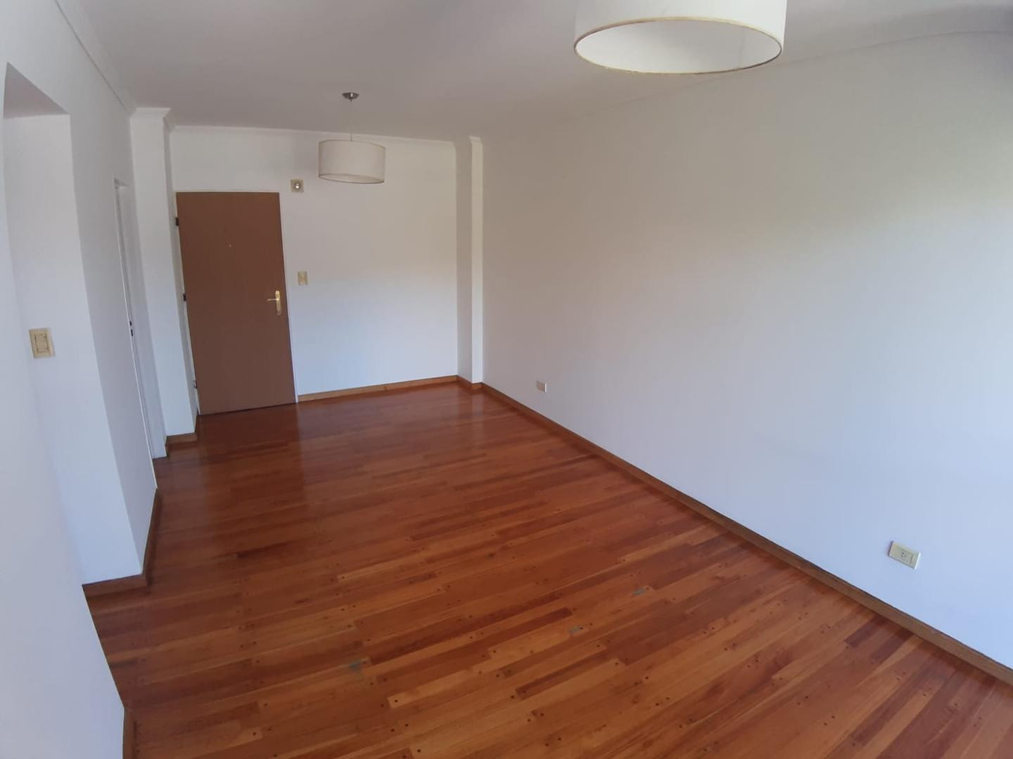 Apartamento de 3 ambientes com suíte e closet no Centro de General San Martín