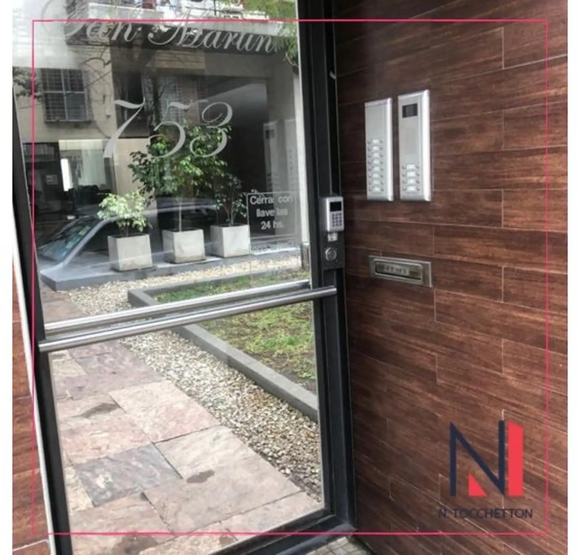 Kitnet mobiliada de 36 m² com varanda em Morón