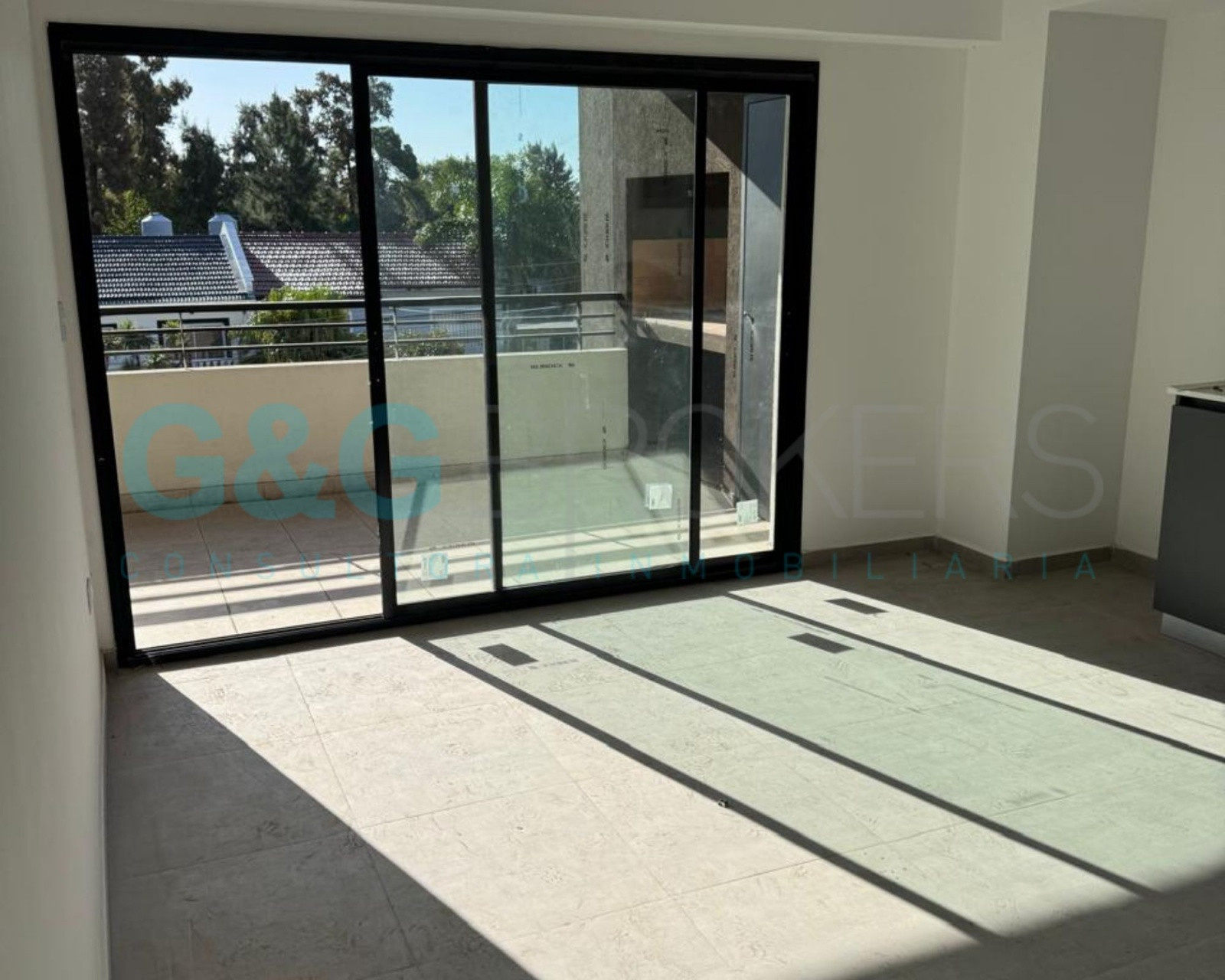 Apartamento de 1 dormitório com varanda e churrasqueira em Hurlingham