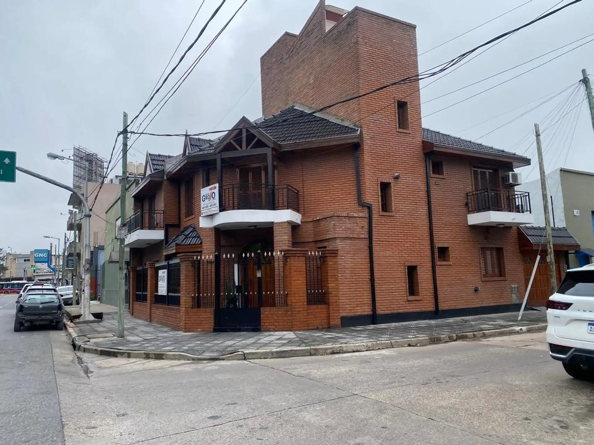 Casa com 4 dormitórios para alugar em Ciudadela