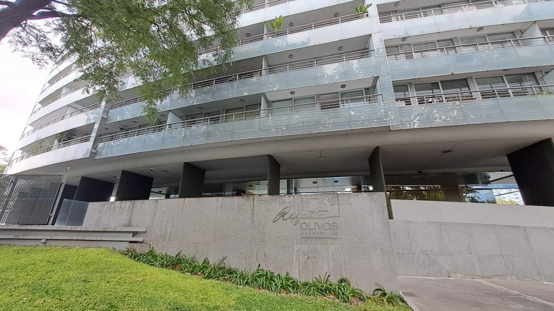 Four-bedroom apartment in Olivos