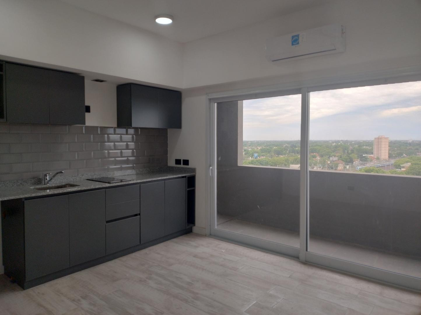 Monoambiente a estrenar con balcón en Lomas de Zamora