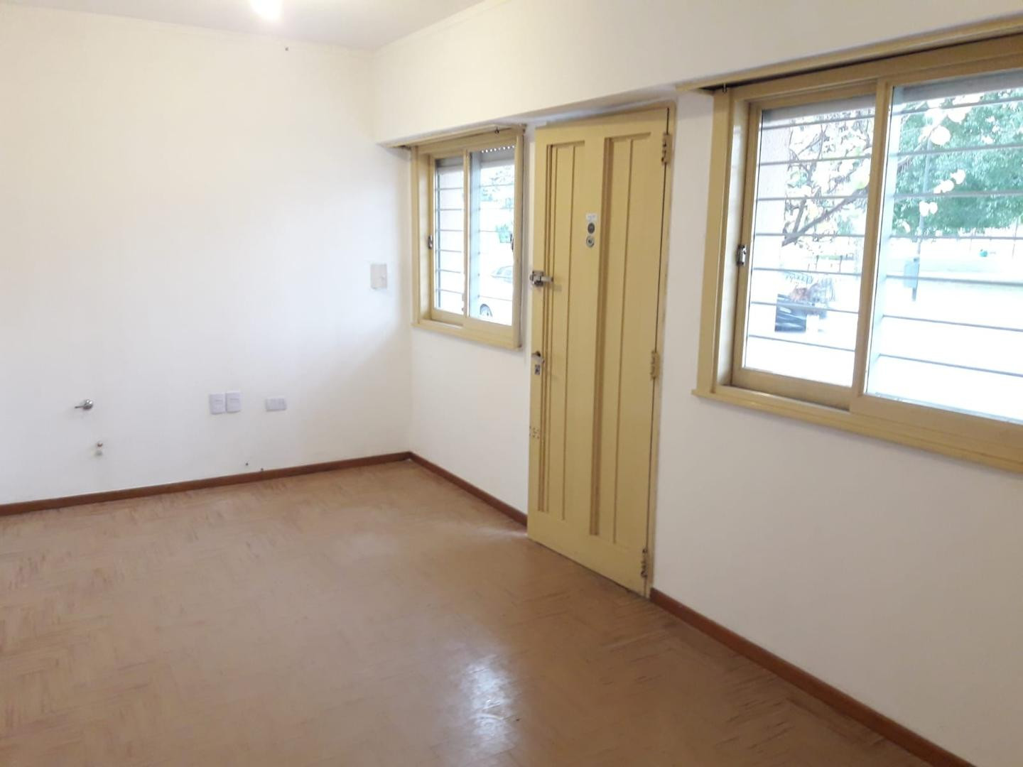 Apartamento PH de 1 quarto com pátio em Buenos Aires
