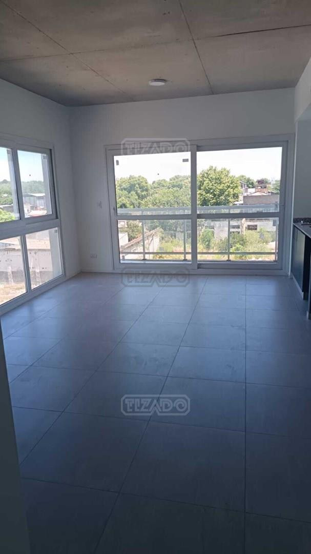 Departamento monoambiente con balcón en Villa Martelli