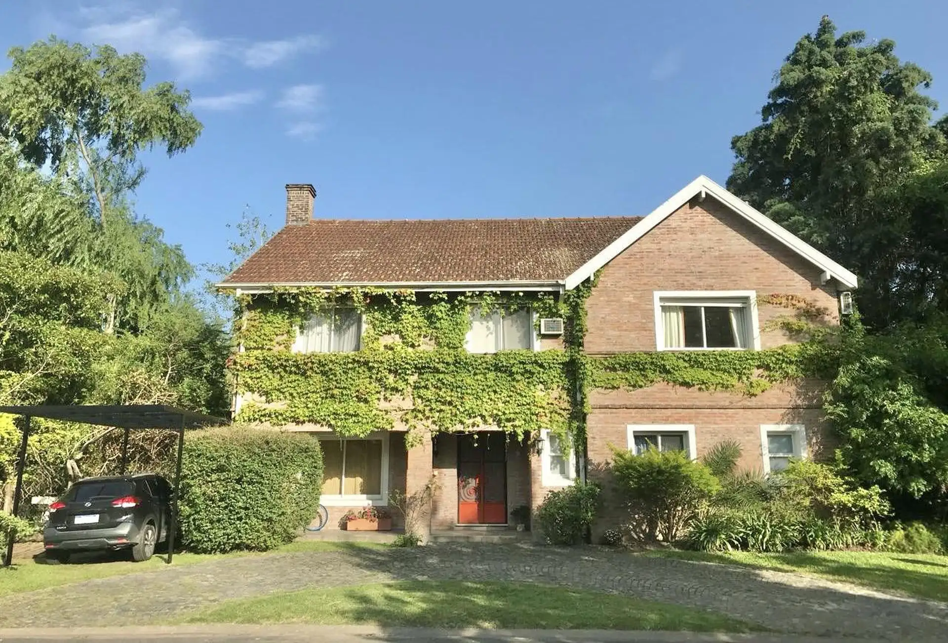 Four-bedroom house for short-term rent in San Fernando