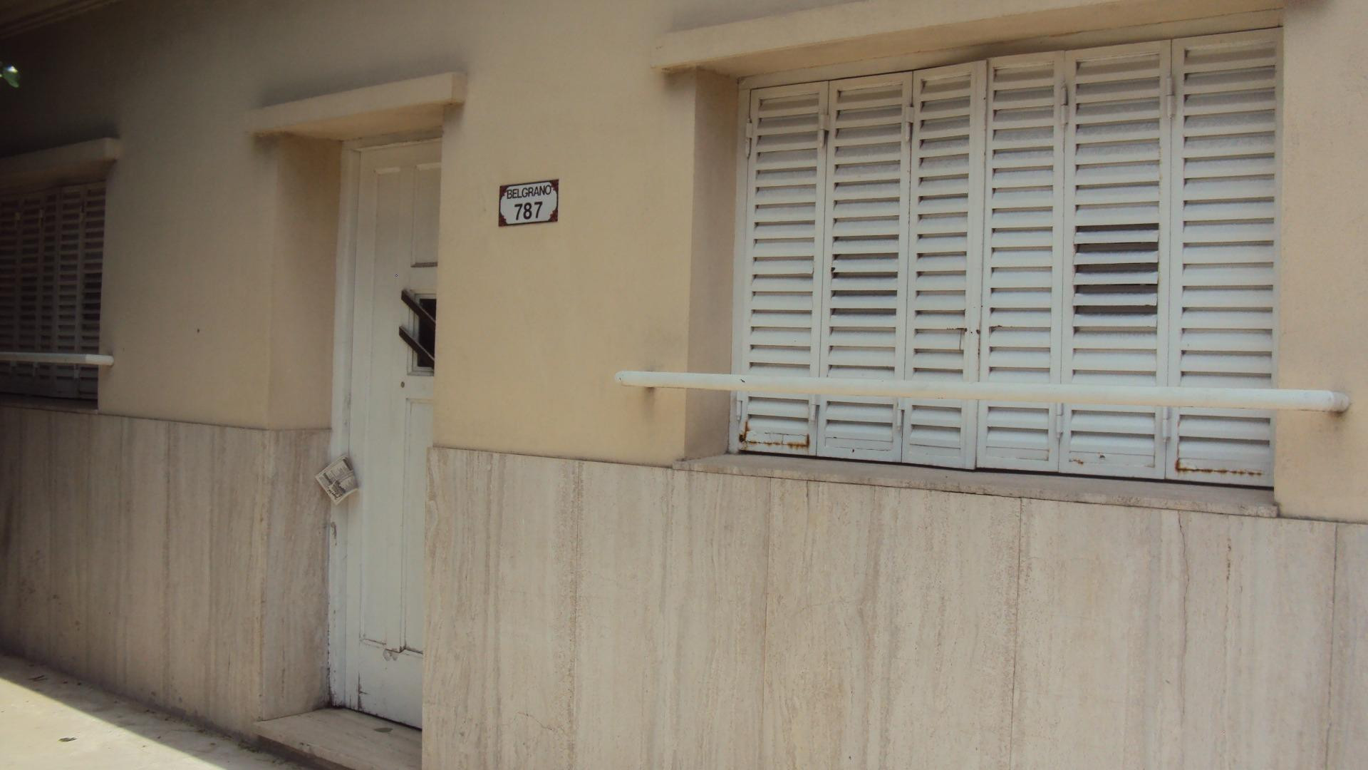 Casa de 3 dormitórios em Morón (uso profissional)