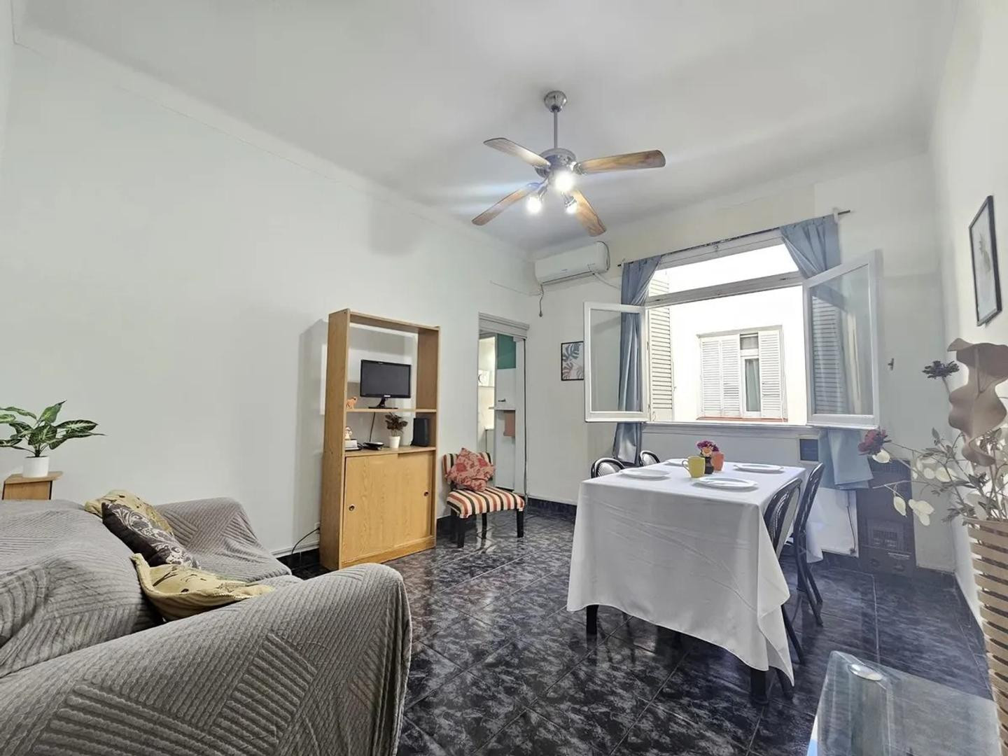 Меблированная квартира с 1 спальней в Balvanera