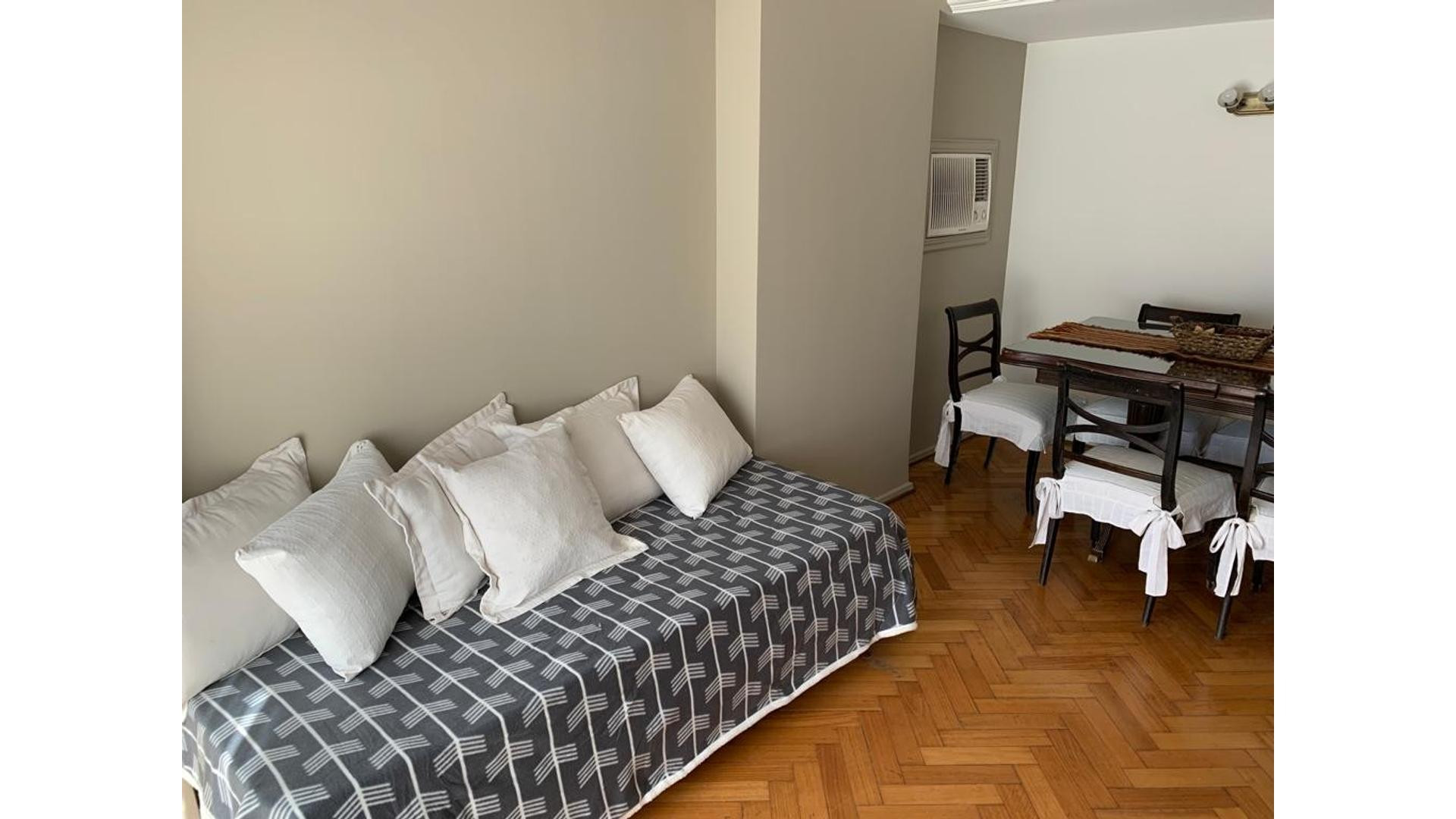 Apartamento de dois quartos em San Nicolás para aluguel temporário