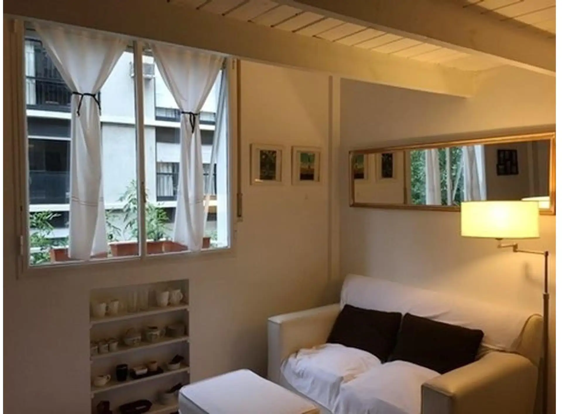 Furnished apartment with double bed in Recoleta