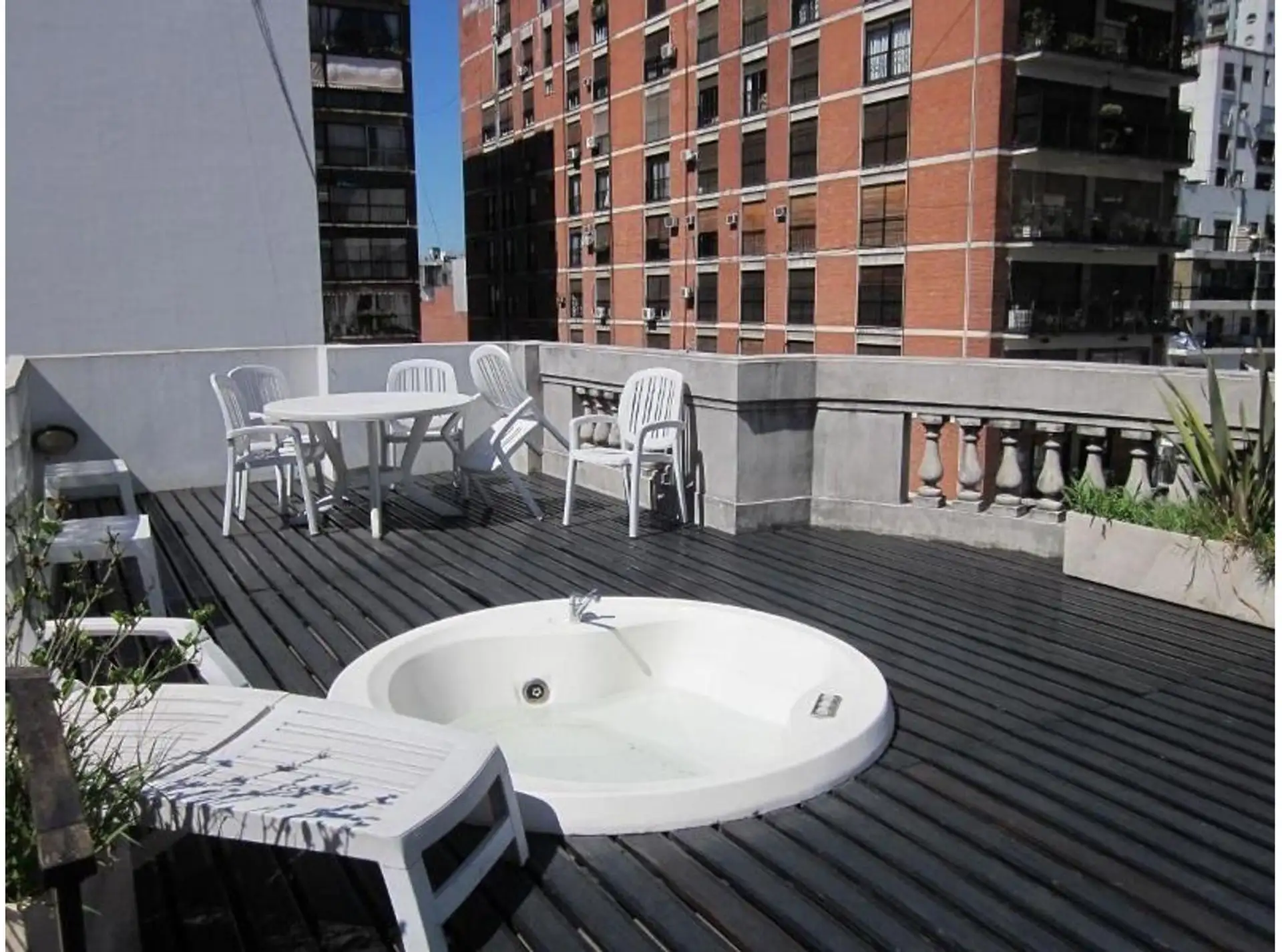 Monoambiente amoblado de 1 ambiente con balcón en Retiro