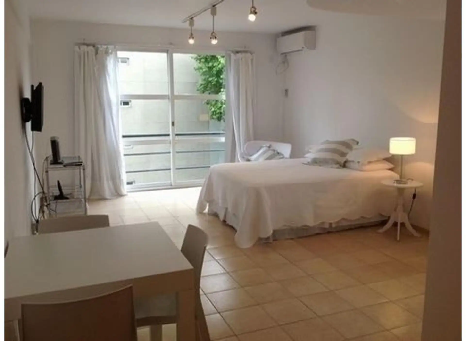 Kitnet mobiliada em Palermo SoHo