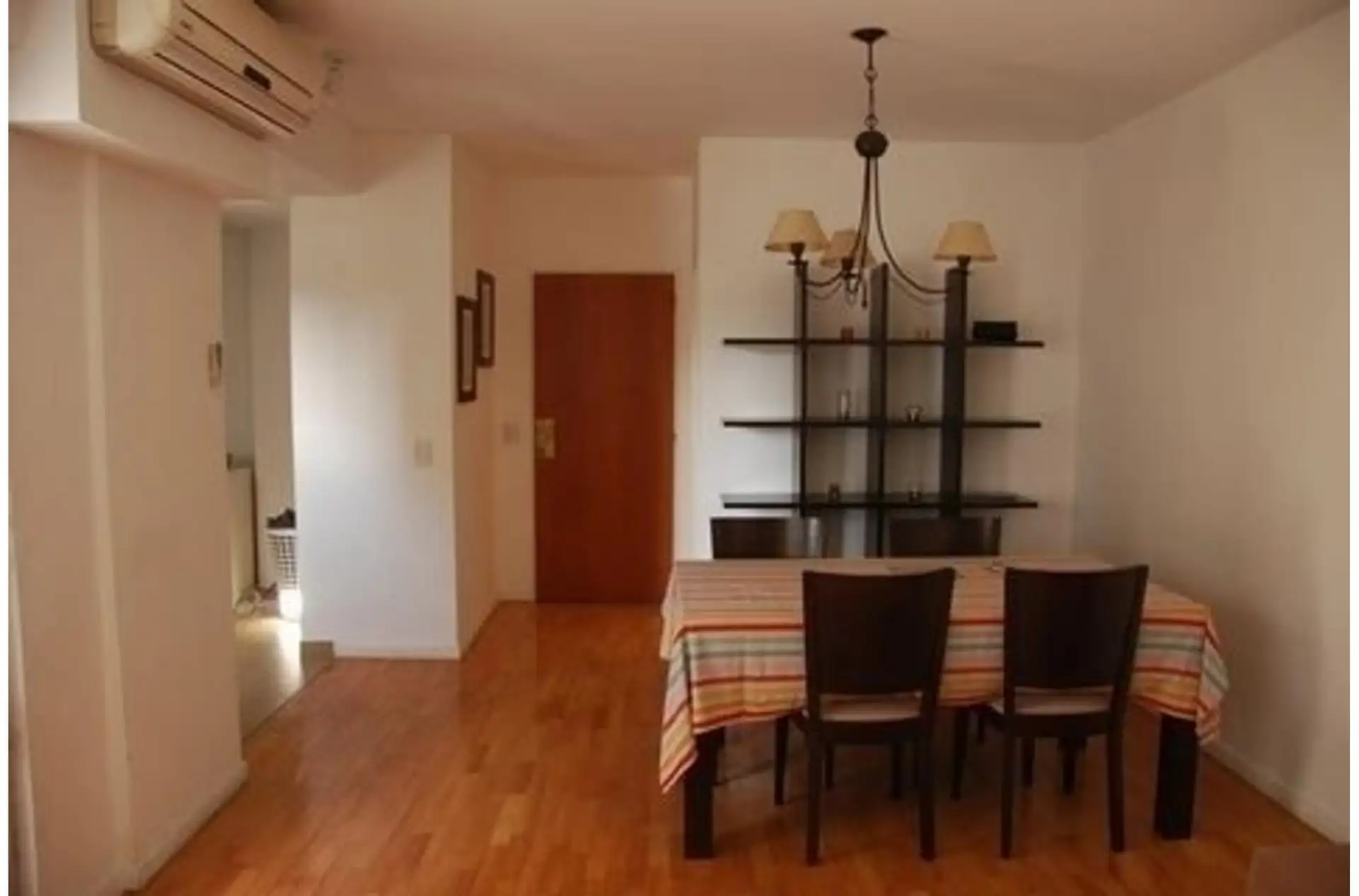 Mobiliado apartamento de 2 ambientes com varanda em Palermo