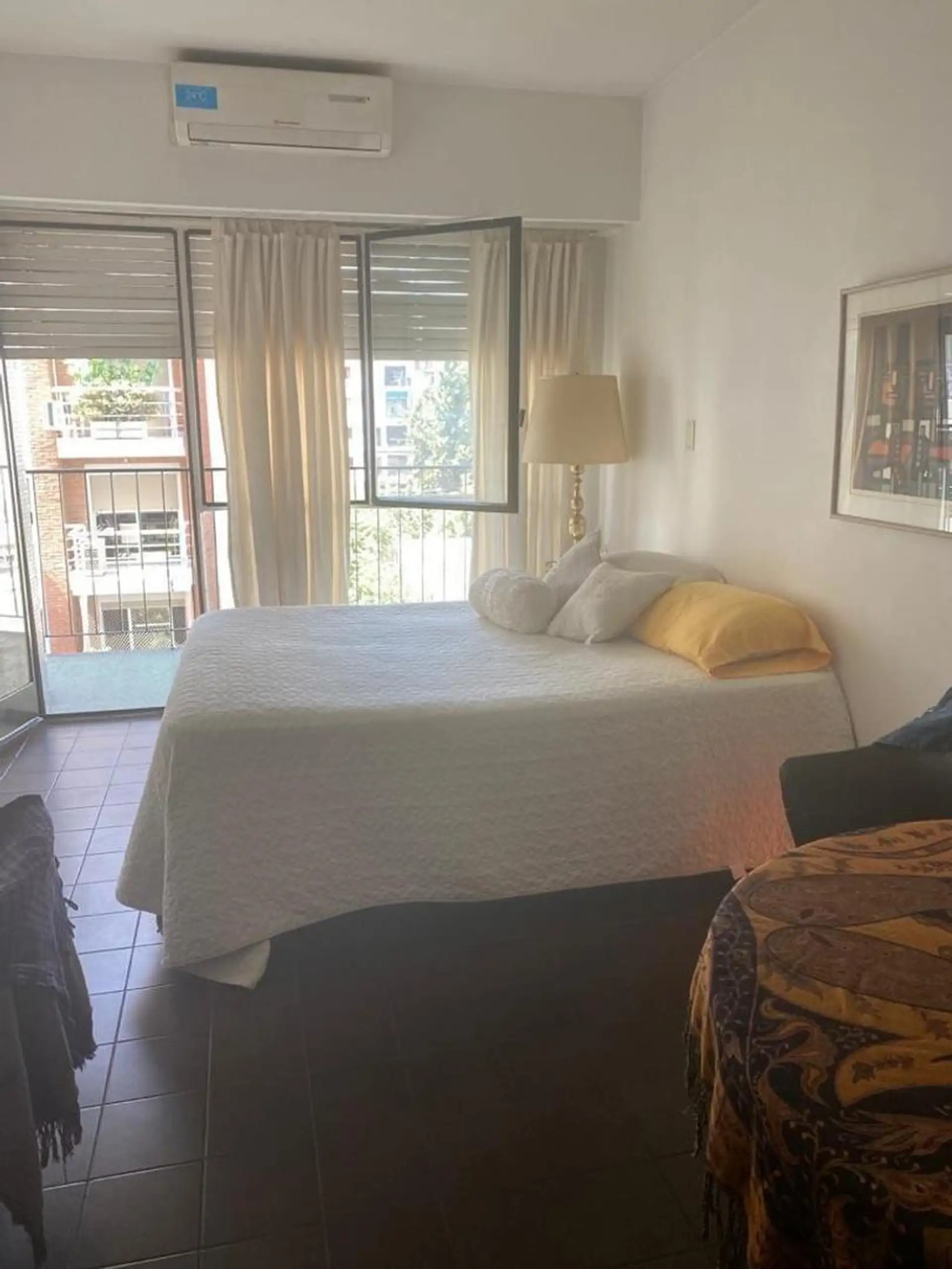 Apartamento de 1 quarto em Recoleta com varanda de frente para a rua