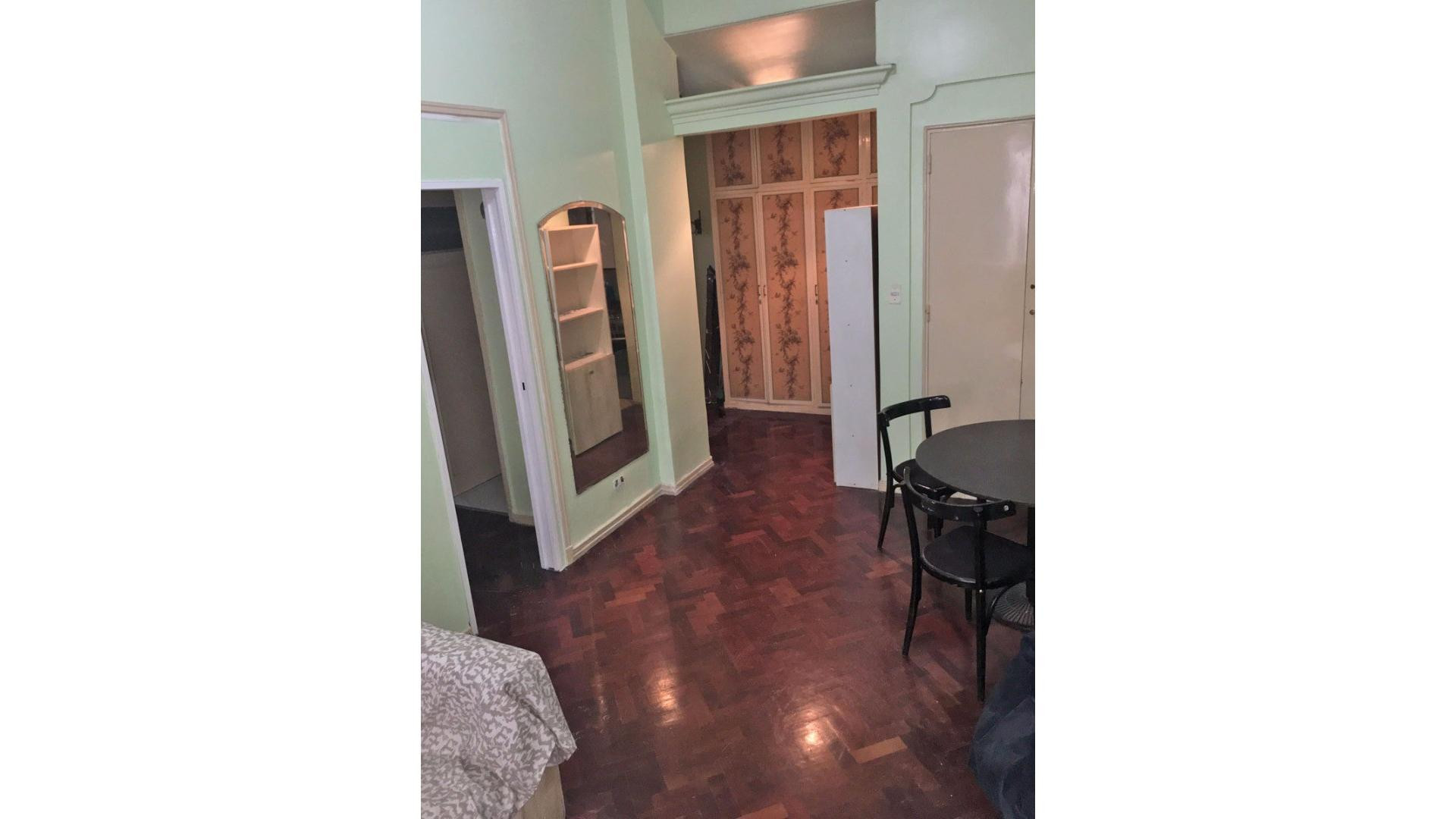 Двухкомнатная квартира в Retiro с мебелью и балконом