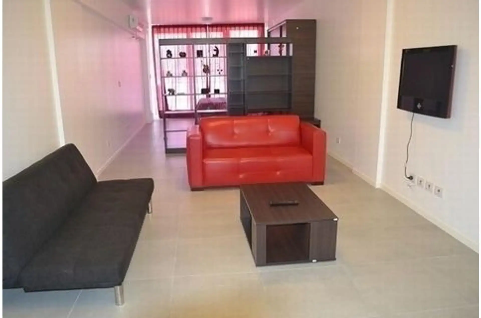 Furnished one-bedroom apartment with balcony in Monserrat