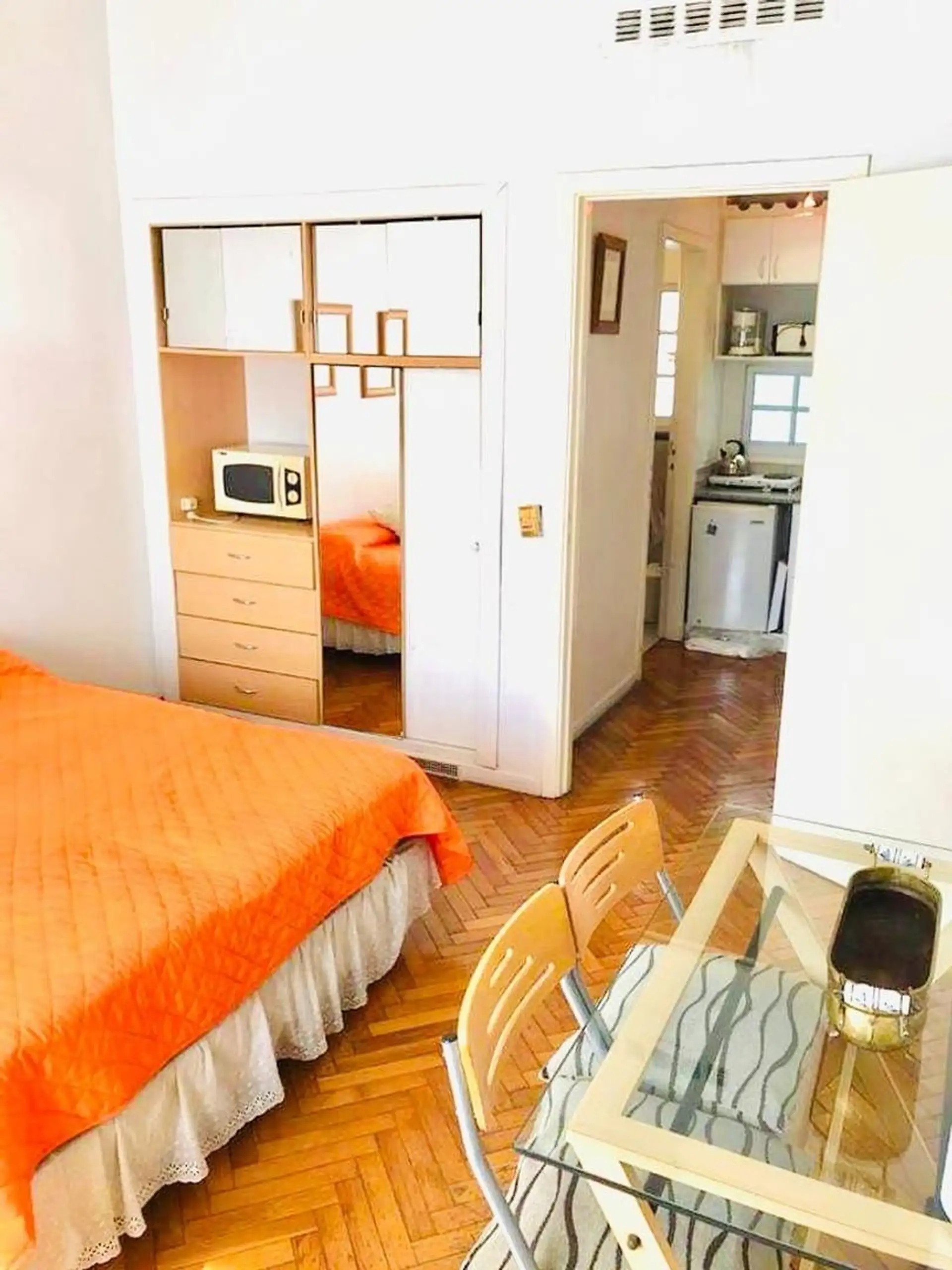 Departamento de 2 ambientes amoblado en Retiro