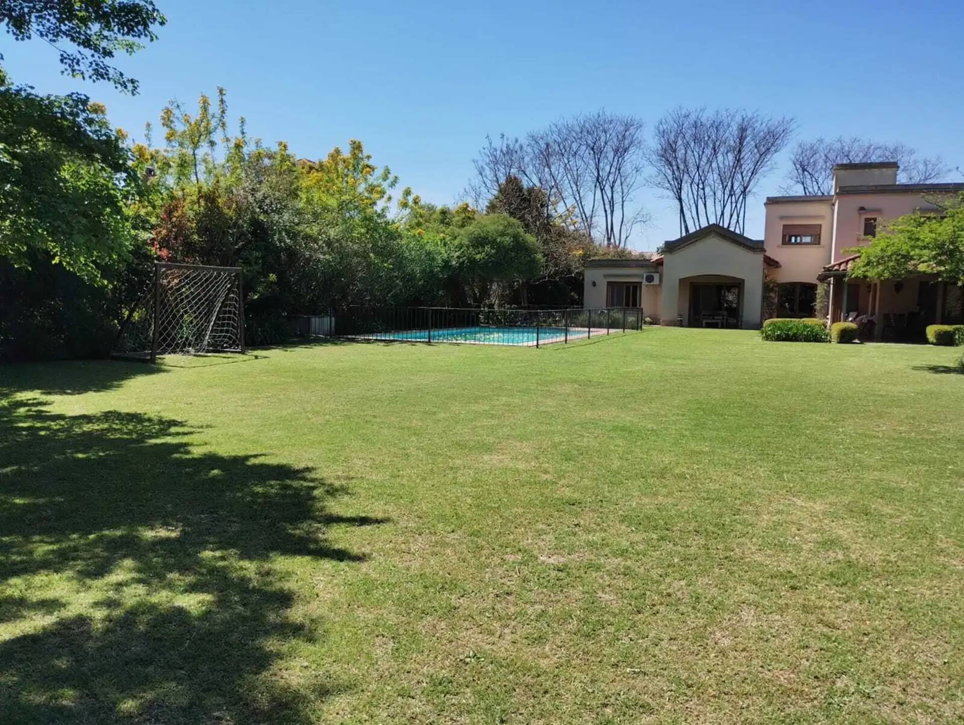 Four-bedroom house for temporary rent in Santa Barbara, Tigre