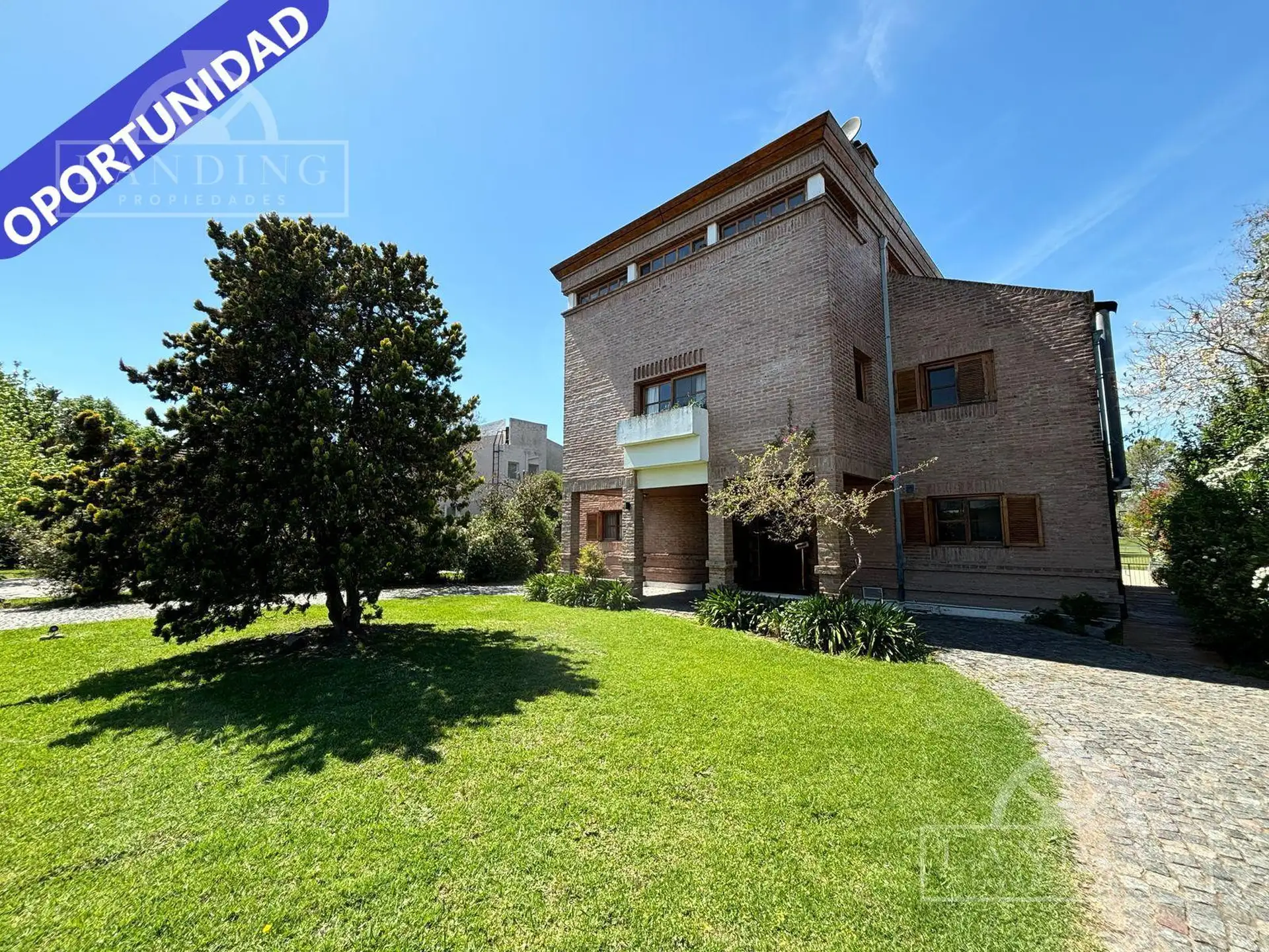 Casa com 4 dormitórios em Hacoaj, Tigre