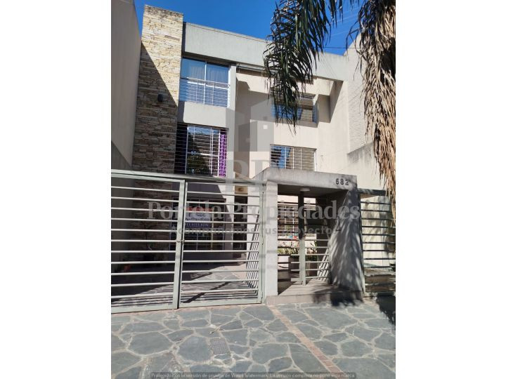 Departamento de 1 ambiente en 1° piso en Morón Centro
