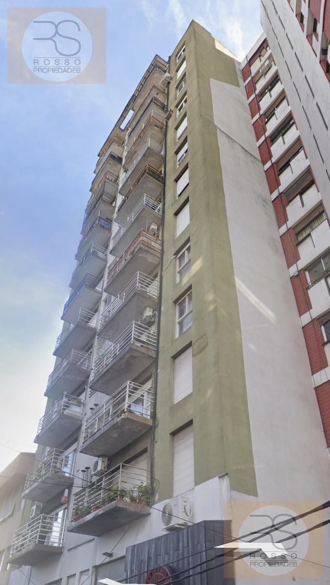 Four-room apartment for office use in Ramos Mejía