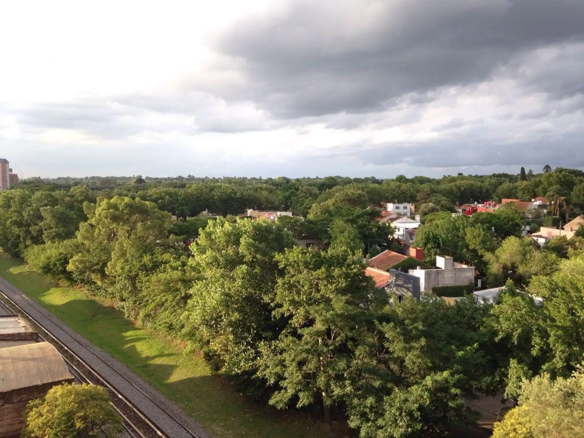 Apartamento de 2 ambientes com vaga e varanda em San Isidro