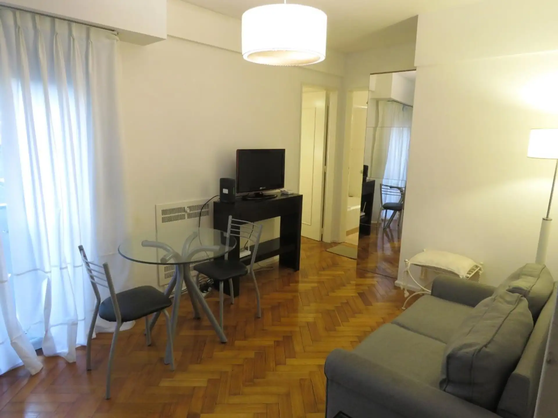 Apartamento de 2 ambientes com varanda em Recoleta