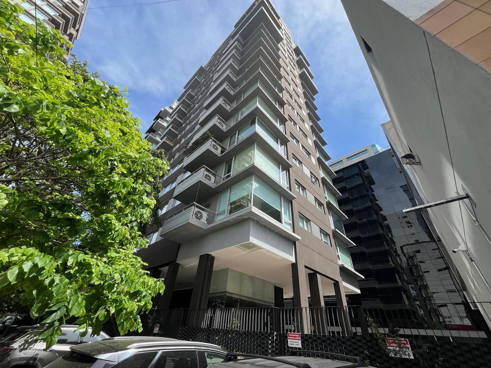 Departamento de 2 ambientes con cochera en Vicente López