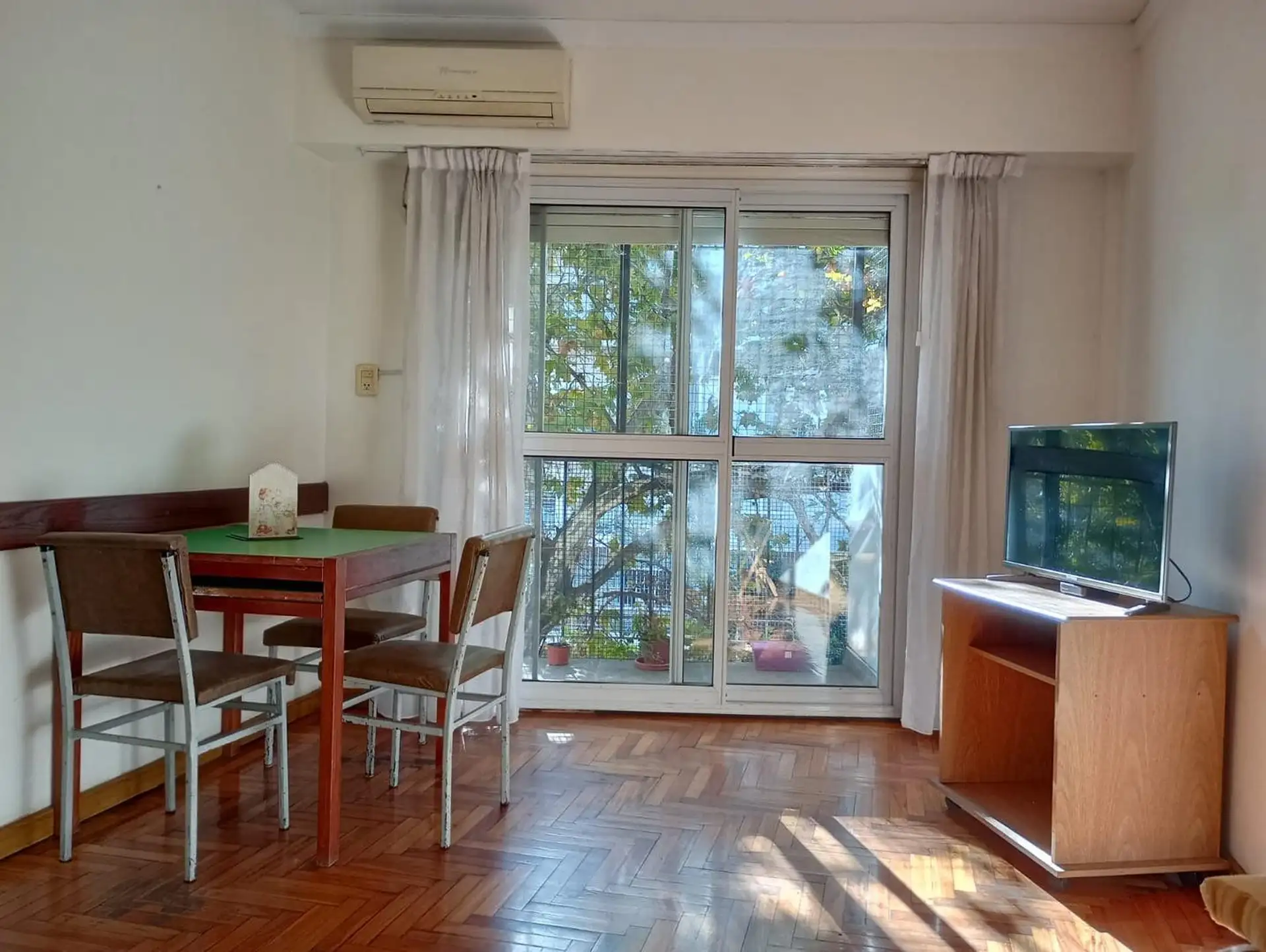 Apartamento mobiliado de 2 ambientes com 1 quarto em Villa General Mitre