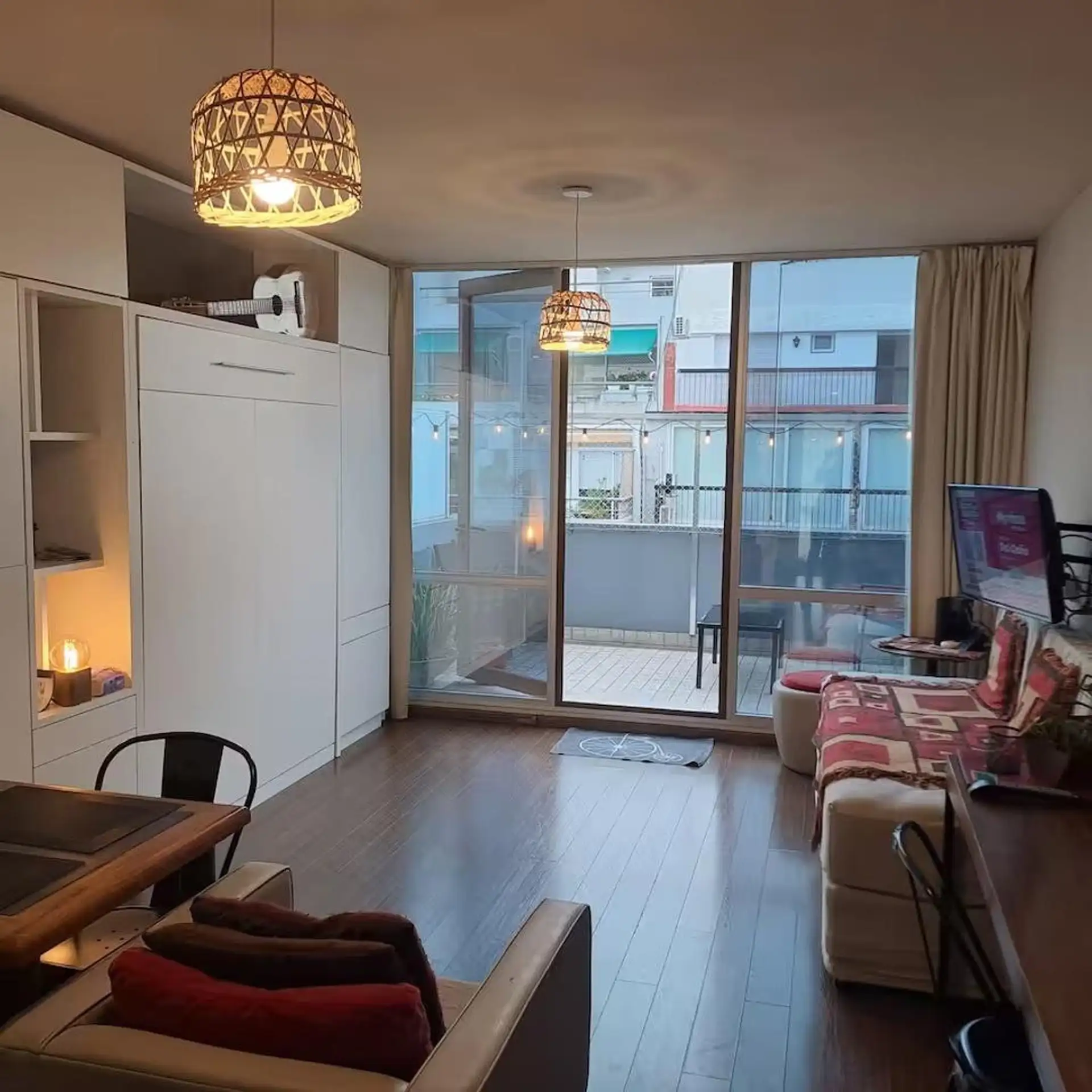 Kitnet mobiliada em Palermo com terraço próprio