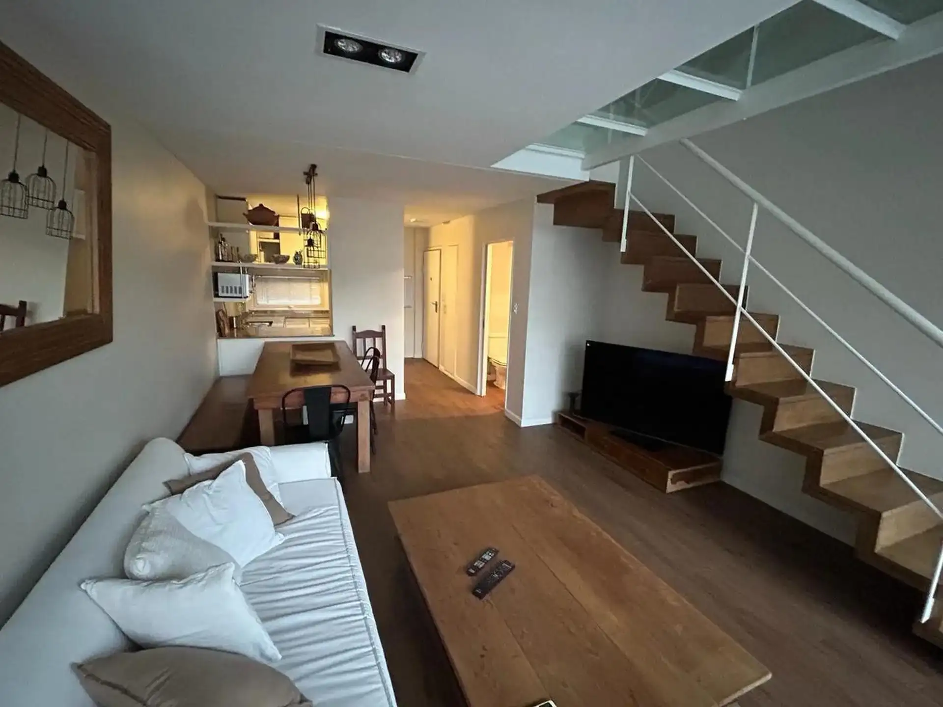 Furnished duplex apartment with 2 bedrooms in Núñez