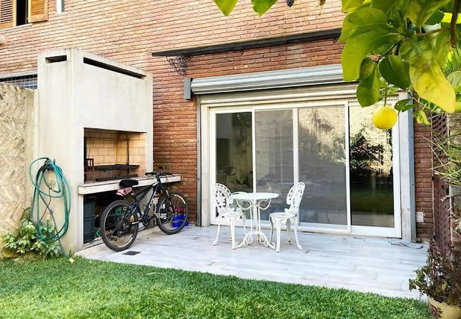 Furnished four-bedroom house in Núñez for short-term rental