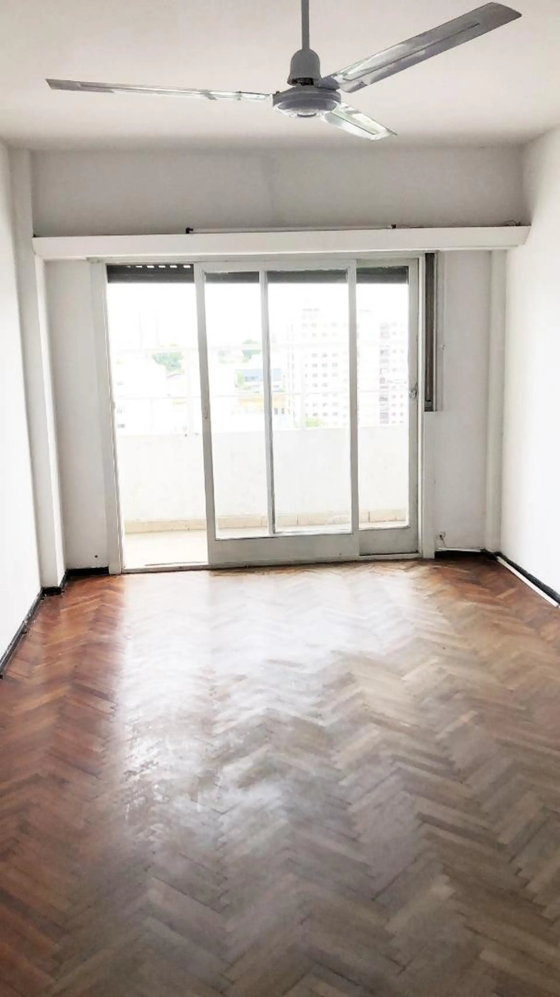 Apartamento de 2 ambientes com 1 quarto e varanda em Balvanera